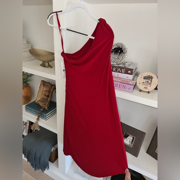 Ralph Lauren One-Shoulder cape for,Al Dress in Vibrant Red - Picture 8 of 10